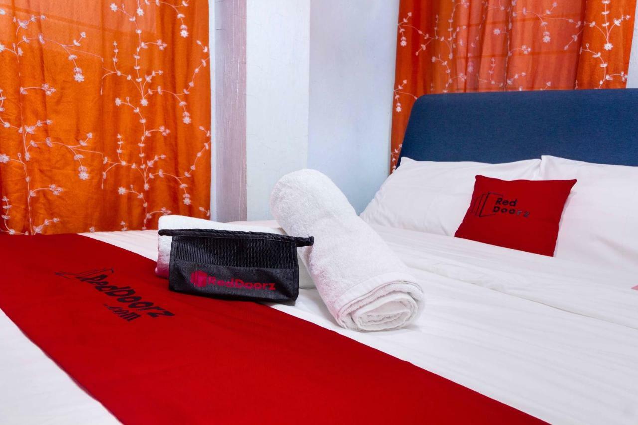 Reddoorz @ Zapatera Cebu Hotel Exterior photo