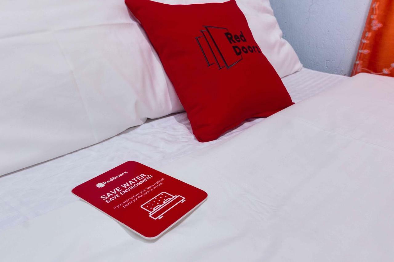 Reddoorz @ Zapatera Cebu Hotel Exterior photo